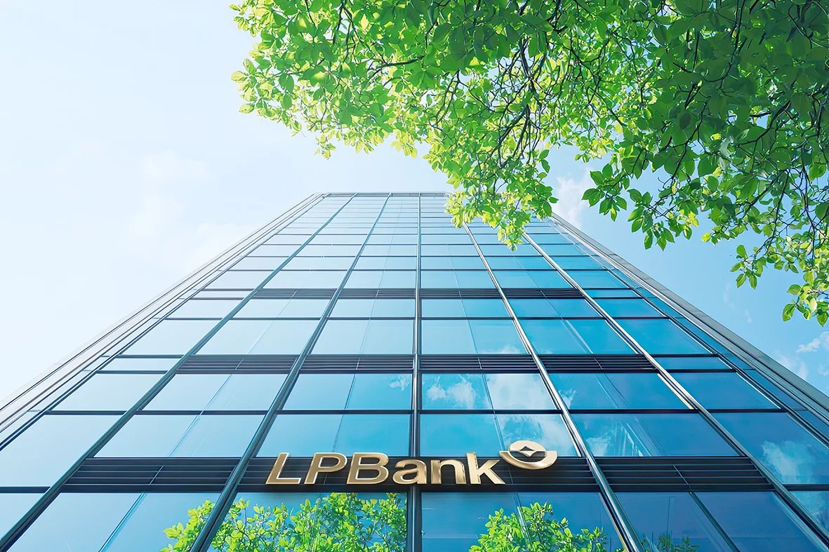 LPBank lãi 10.421 tỉ đồng sau 9 tháng, hoàn thành 70 phần trăm kế hoạch năm