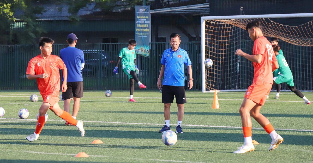 U15 Việt Nam lên đường dự FIFA U15 World Cup tại Azerbaijan